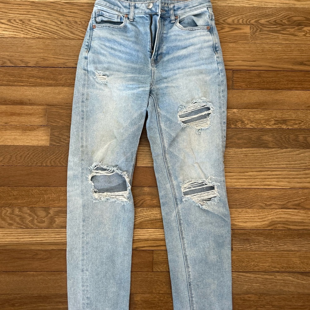 American Eagle Outfitters Light Blue Distressed Boyfriend Jeans